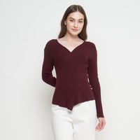 Model Lena is wearing a size Small (S)