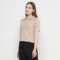 Model Lena is wearing a size Small (S)