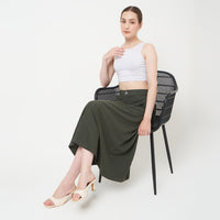 Model Lena is wearing a size Small (S)